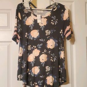 Cute strappy shoulder tee